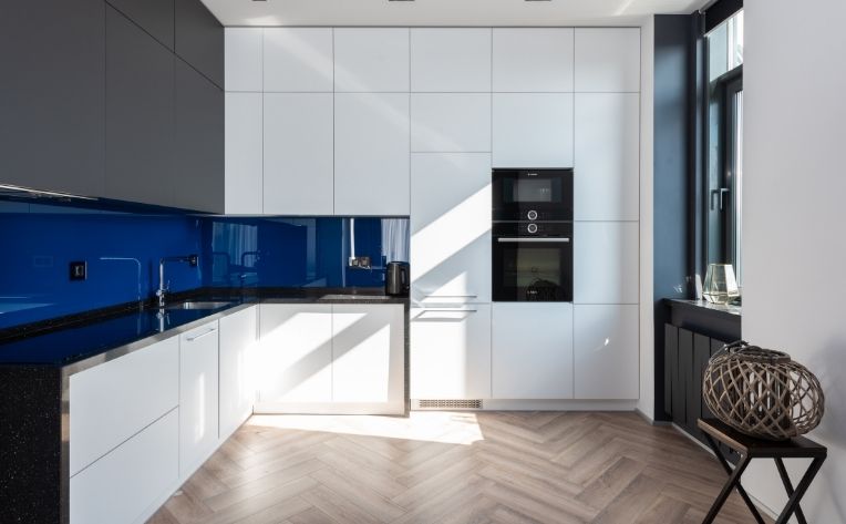 أرضيات المطبخ المغلقة متعرجة